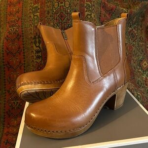 Dansko boots NEW